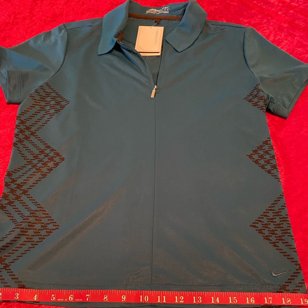 Ladies NIKE Golf short sleeve top